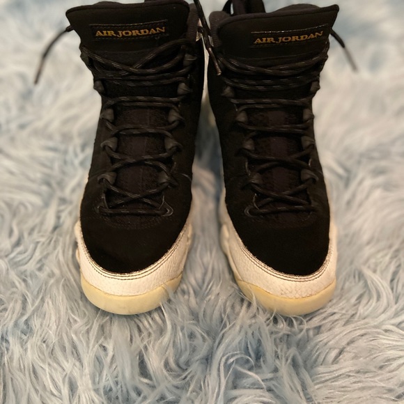 Sneakers - Picture 1 of 3